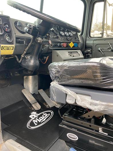Used 1994 Mack RD688S