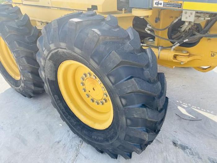 Used 2010 John Deere 672G