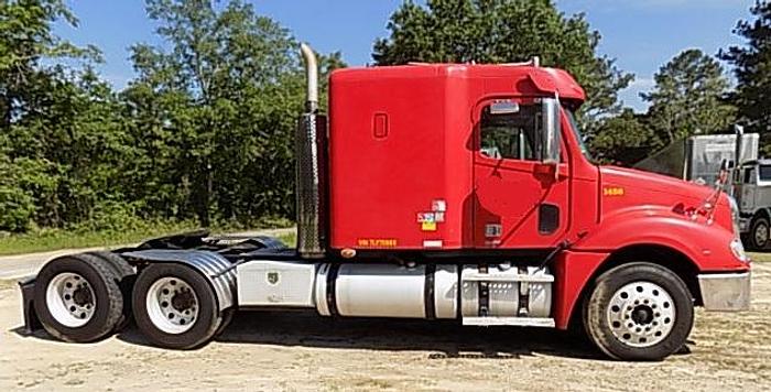 Used 2007 Freightliner Columbia 120, CAT C13