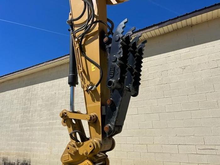 Used 2017 Caterpillar 320FL