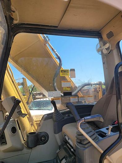Used 2004 Caterpillar 320CL