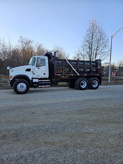 Used 2005 Mack *** ALLISON AUTOMATIC *** CV713 Granite