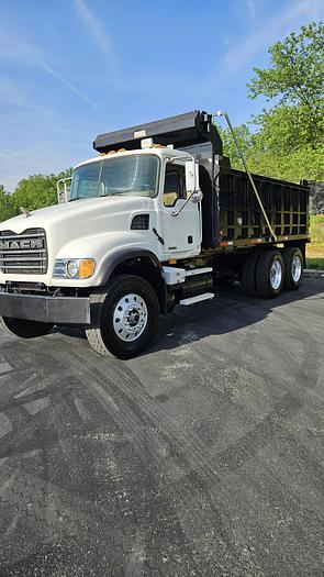 Used 2005 *** ALLISON AUTOMATIC *** Mack CV713 Granite