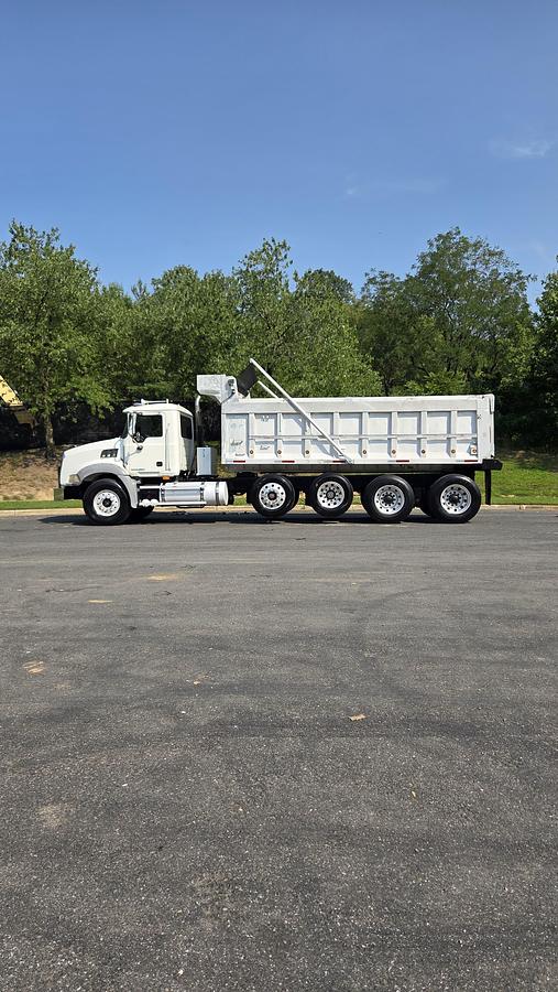 Used 2009 Mack GU713 *** Allison Automatic*** Granite