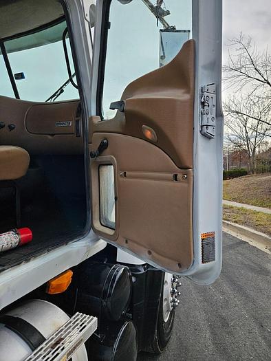 Used 2005 Mack *** ALLISON AUTOMATIC *** CV713 Granite