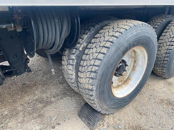 Used 2006 Peterson Mulch Bower Truck