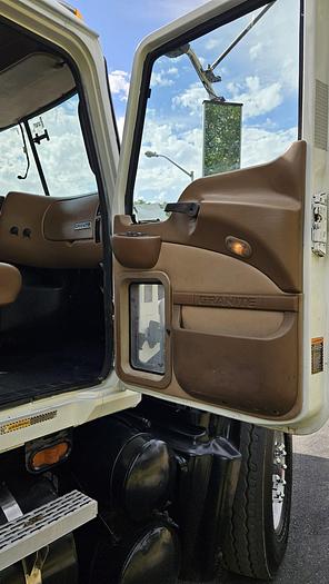 Used 2003  Mack *** ALLISON AUTOMATIC *** CV713 Granite