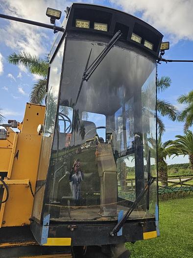 Used 2000 OXBO Big Jack with VPC1500 Bean Head