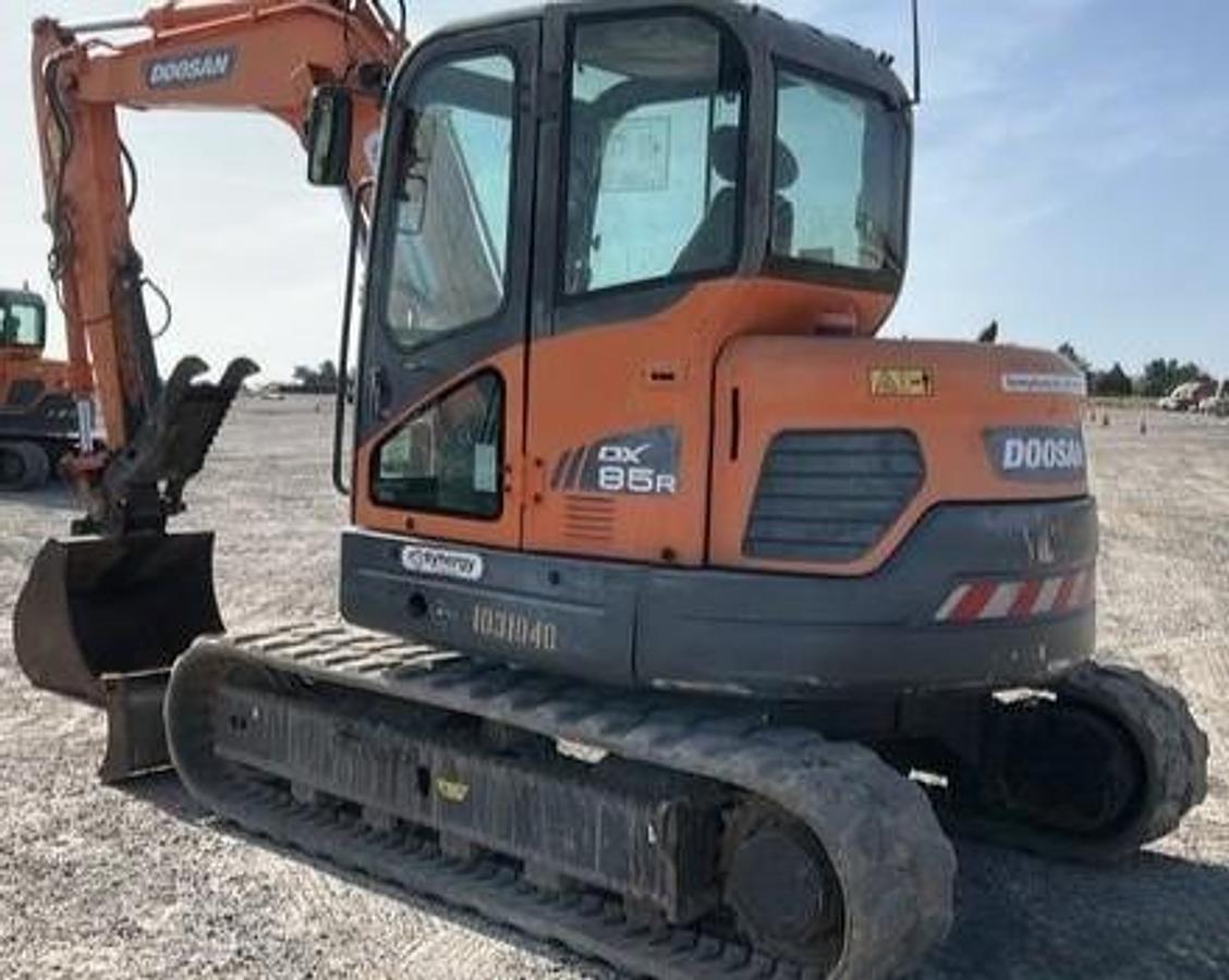Used 2019 Doosan DX85R-3