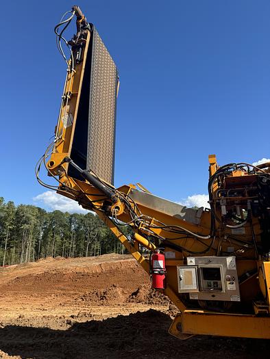 Used 2016 CBI 6800 on track