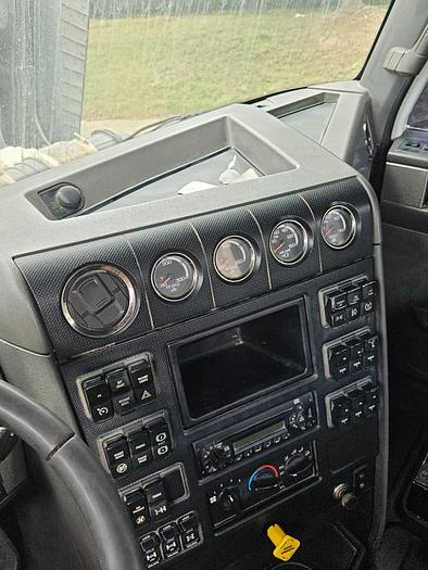 Used 2012 CAT ALLISON AUTOMATIC CT660 *ALLISON AUTO*