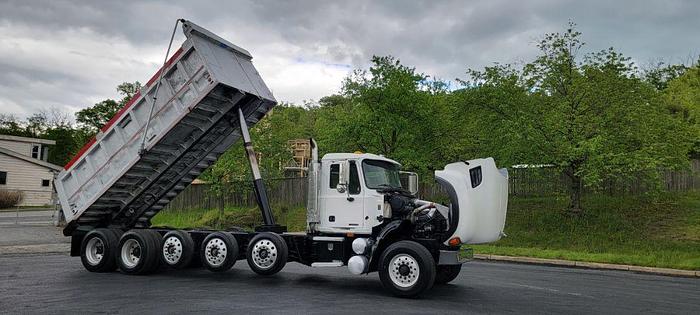 Used 2003 Mack CV713 Granite