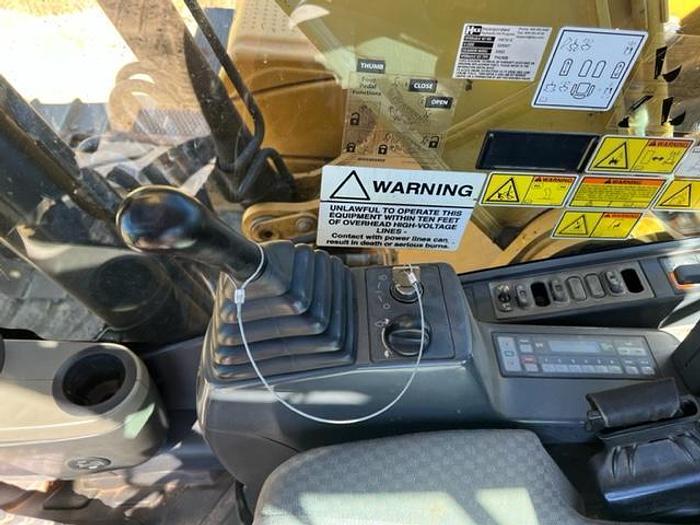 Used 2012 CATERPILLAR 320SDL