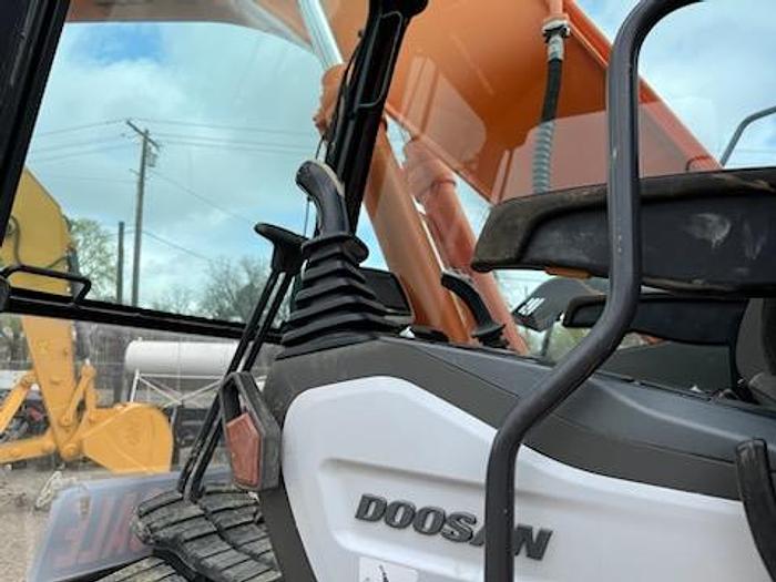 Used 2014 Doosan DX225LC