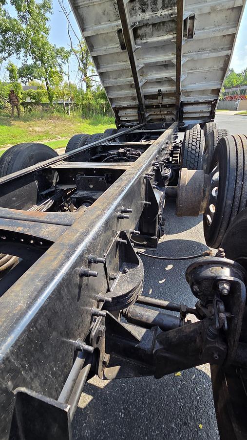 Used 2009 Mack GU713 *** Allison Automatic*** Granite