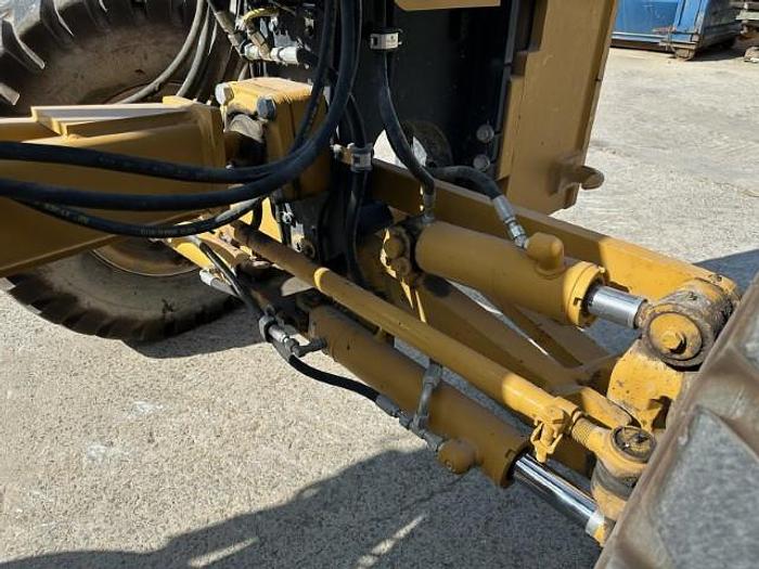 Used 2019 Caterpillar 120