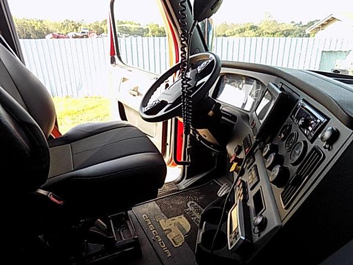 Used 2019 Freightliner Cascadia 126 **Automated Transmission**