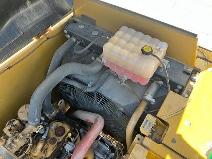 Used 2017 Caterpillar 320FL