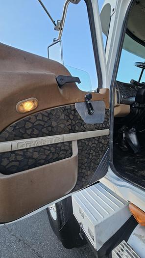 Used 2005 Mack *** ALLISON AUTOMATIC *** CV713 Granite