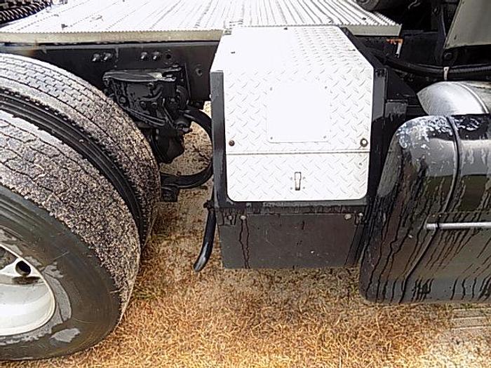 Used 2013 Peterbilt 587 T/A Tractor