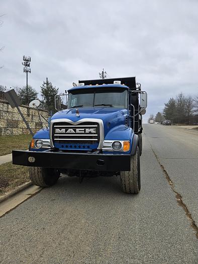 Used 2004 Mack *** ALLISON AUTOMATIC *** CV713 Granite