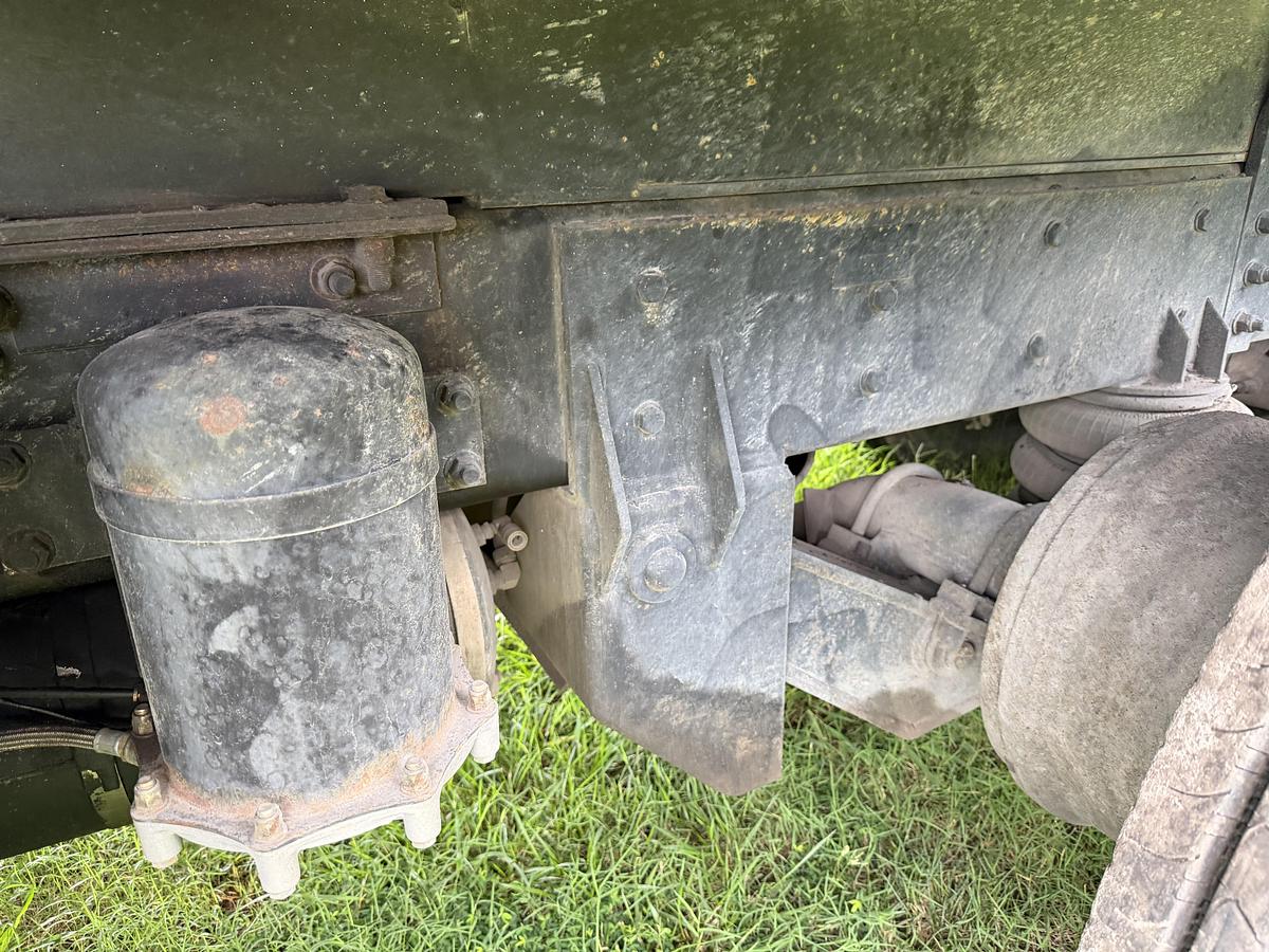 Used 1998 Ford LT 9513 Tri Axle