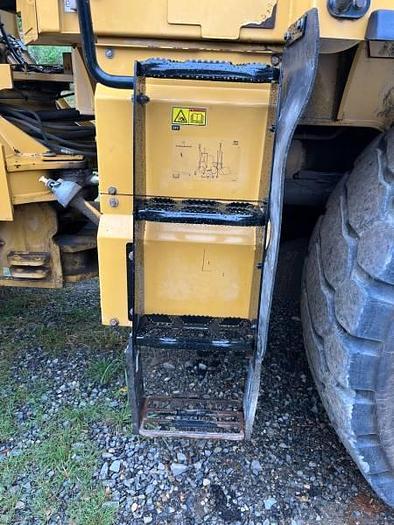 Used 2014 Caterpillar 972K
