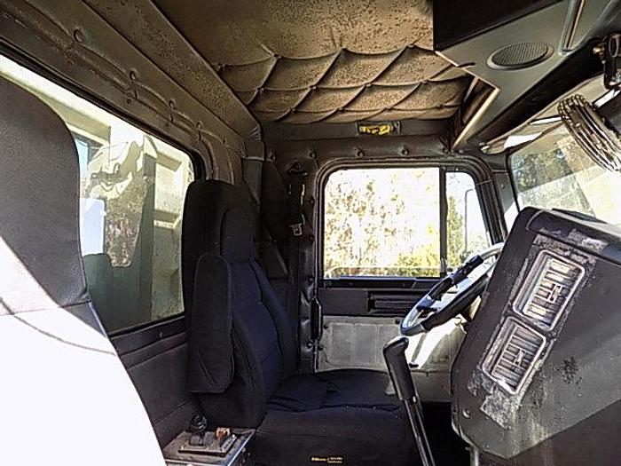 Used 2005 FREIGHTLINER CLASSIC, DETROIT 60 SERIES ENGINE