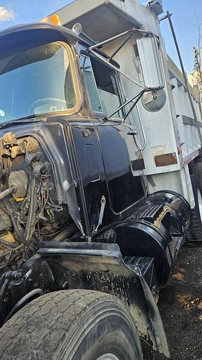 Used 2001 Mack *** Allison Automatic *** RD688s