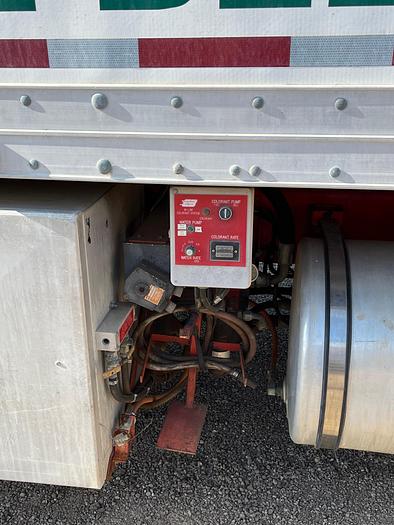 Used 2002 Freightliner FL-80