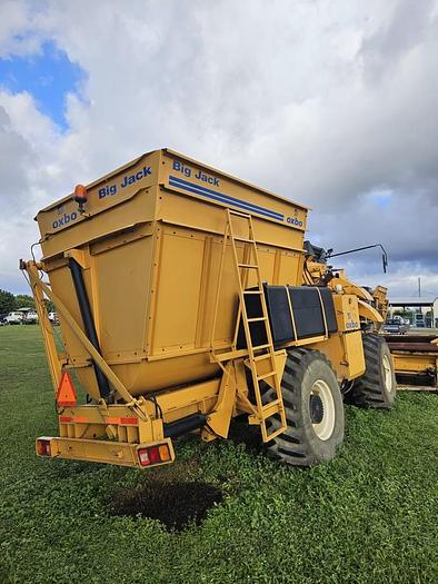 Used 2000 OXBO Big Jack with VPC1500 Bean Head