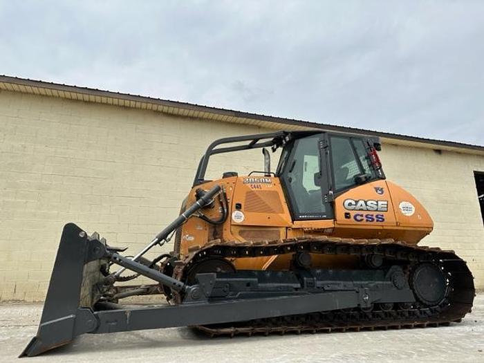 Used 2014 Case 2050M LGP