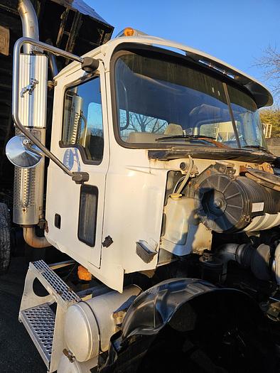 Used 2005 Mack *** ALLISON AUTOMATIC *** CV713 Granite