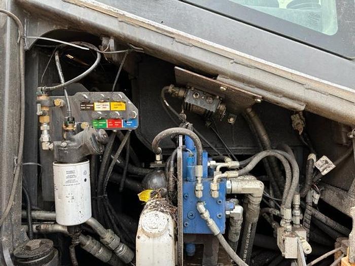 Used 2014 Case 2050M LGP