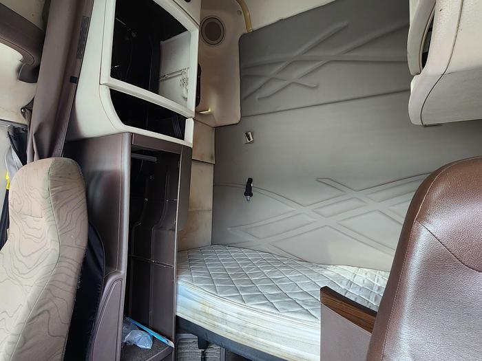 Used 2014 Volvo VLN64T670