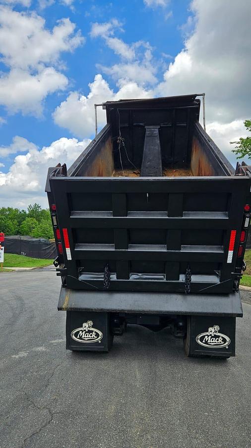 Used 2005 Mack *** ALLISON AUTOMATIC *** CV713 Granite