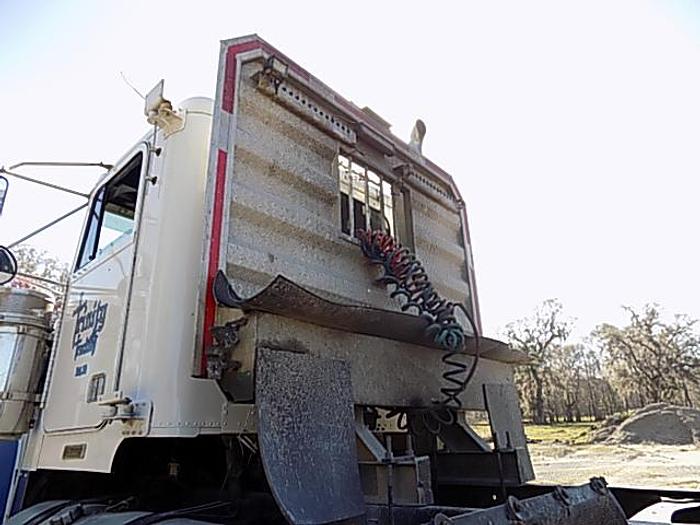 Used 2005 FREIGHTLINER CLASSIC, DETROIT 60 SERIES ENGINE