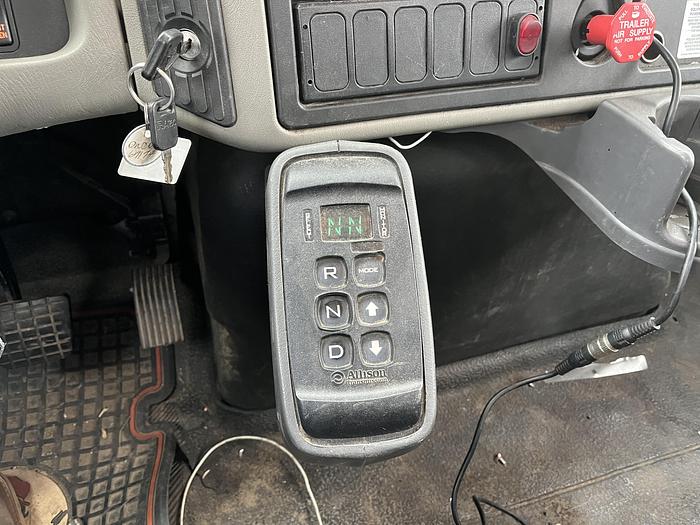 Used 2010 International 7400 Bucket Truck