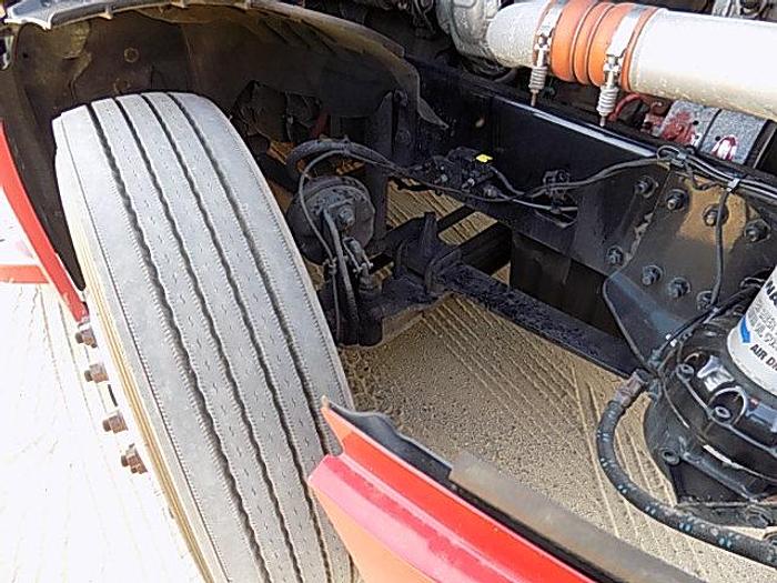 Used 2019 Freightliner Cascadia 126 **Automated Transmission**