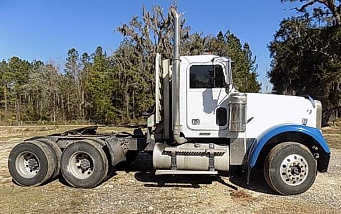 Used 2005 FREIGHTLINER CLASSIC, DETROIT 60 SERIES ENGINE