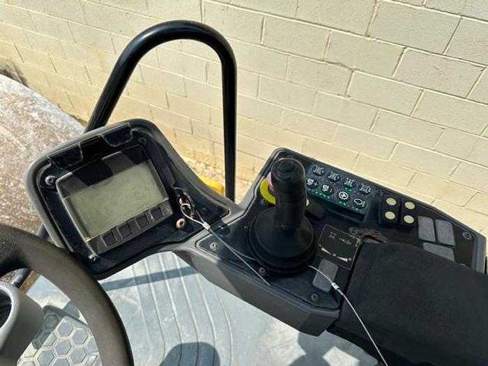 Used 2017 Caterpillar CS54B