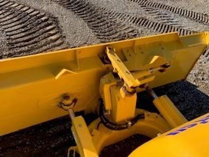 Used 2022 Komatsu D61PXI-24