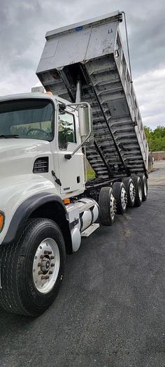 Used 2003 Mack CV713 Granite