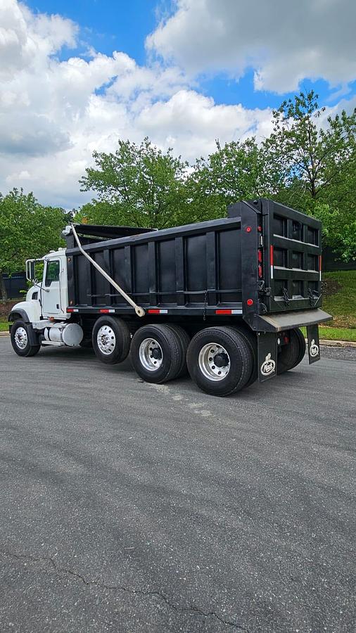 Used 2005 Mack *** ALLISON AUTOMATIC *** CV713 Granite