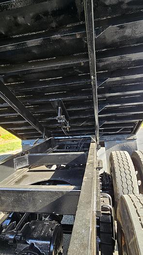 Used 2005 *** ALLISON AUTOMATIC *** Mack CV713 Granite