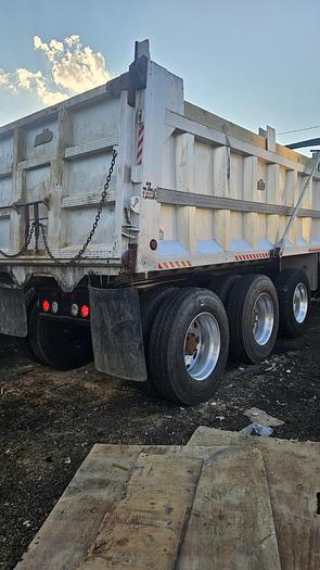 Used 2001 Mack *** Allison Automatic *** RD688s