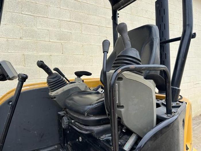 Used 2018 CATERPILLAR 305.5E2