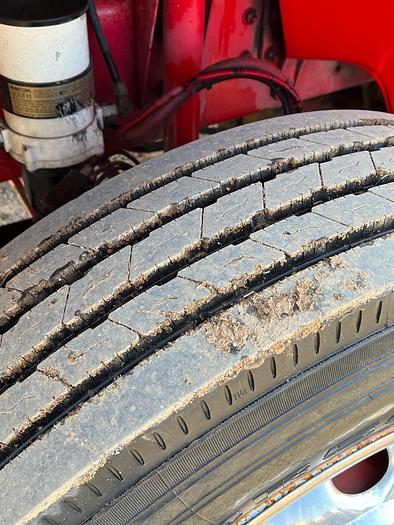 Used 2002 Freightliner FL-80