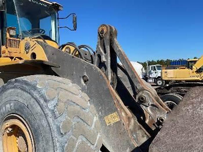 Used 2008 Volvo L220F