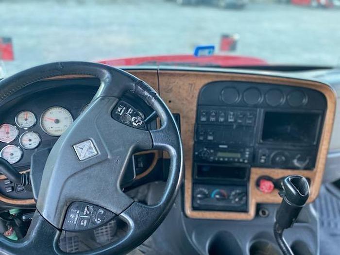 Used 2010 Freightliner Columbia 120